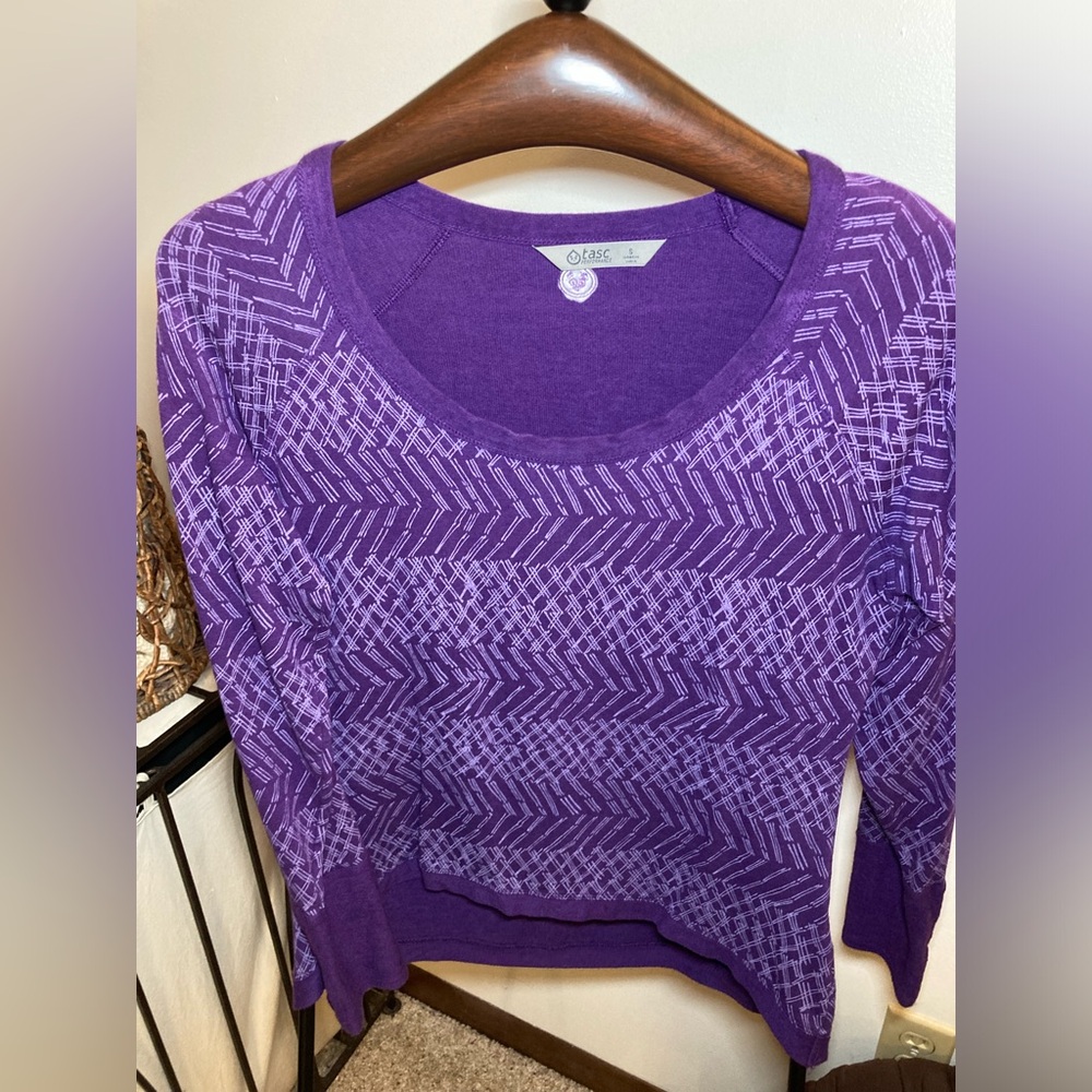 Tasc long sleeved shirt